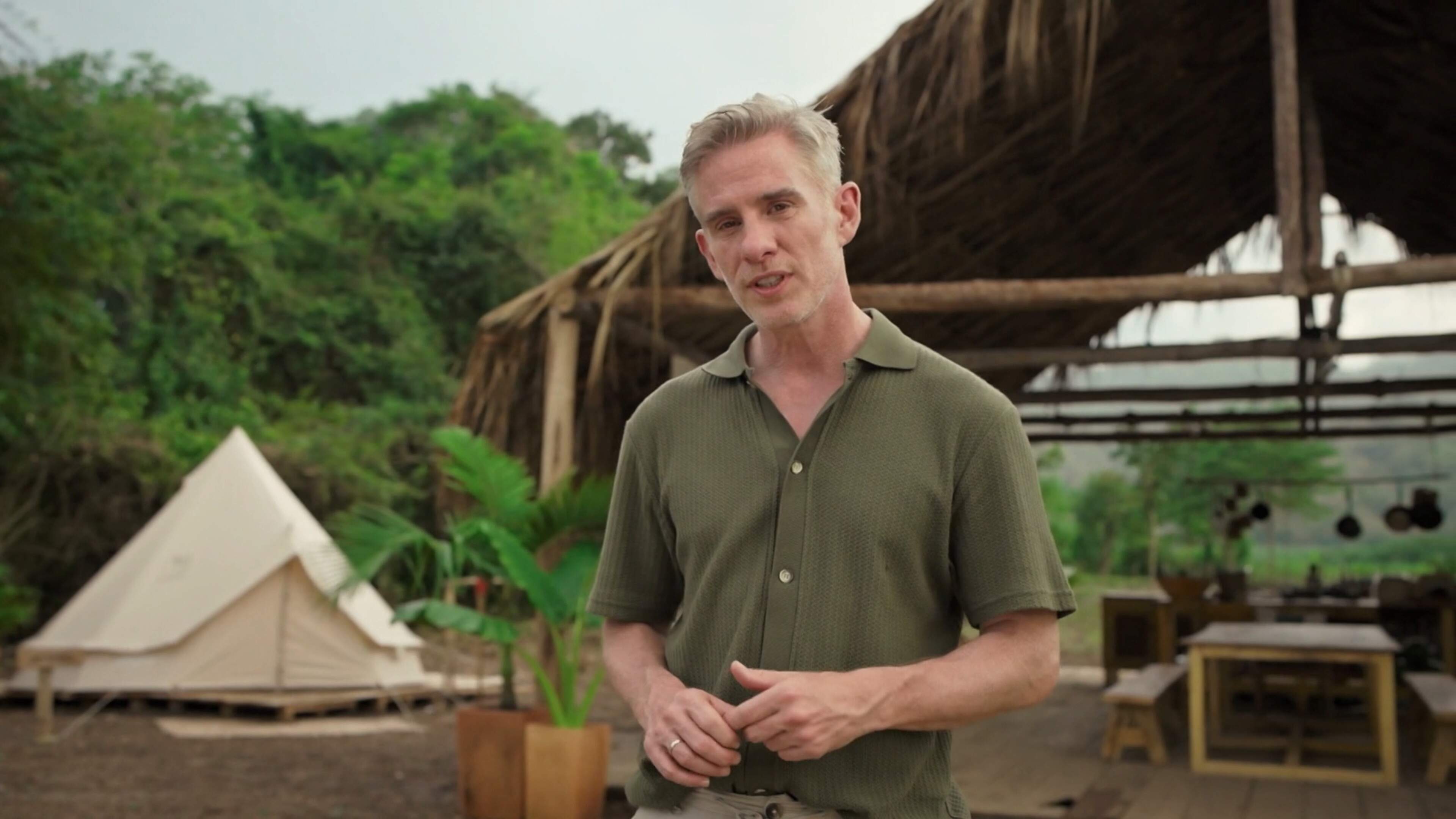 ’Survive your family’ absoluut kijkcijferdrama voor Art Rooijakkers: ’Vraag me af of het volgende week haalt’